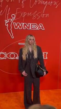 女状元佩吉强势登陆WNBA，实力超强，颜值也杠杠的